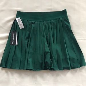 Aritzia TNA Tennis Pro pleated skirt